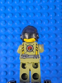 Lego Town: City: Volcano Explorer - Male Worker cty0697 Set 60125 60123