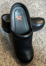 Dansko XP Black Leather Women's Comfort Clogs Slip Resistant Arch Support