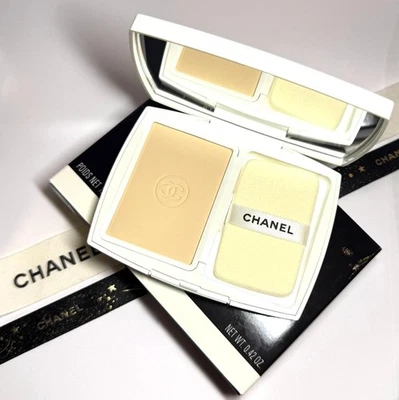 Chanel Le Blanc Brightening Compact Foundation Long Lasting Radiance BD01 12g - image 1 of 4