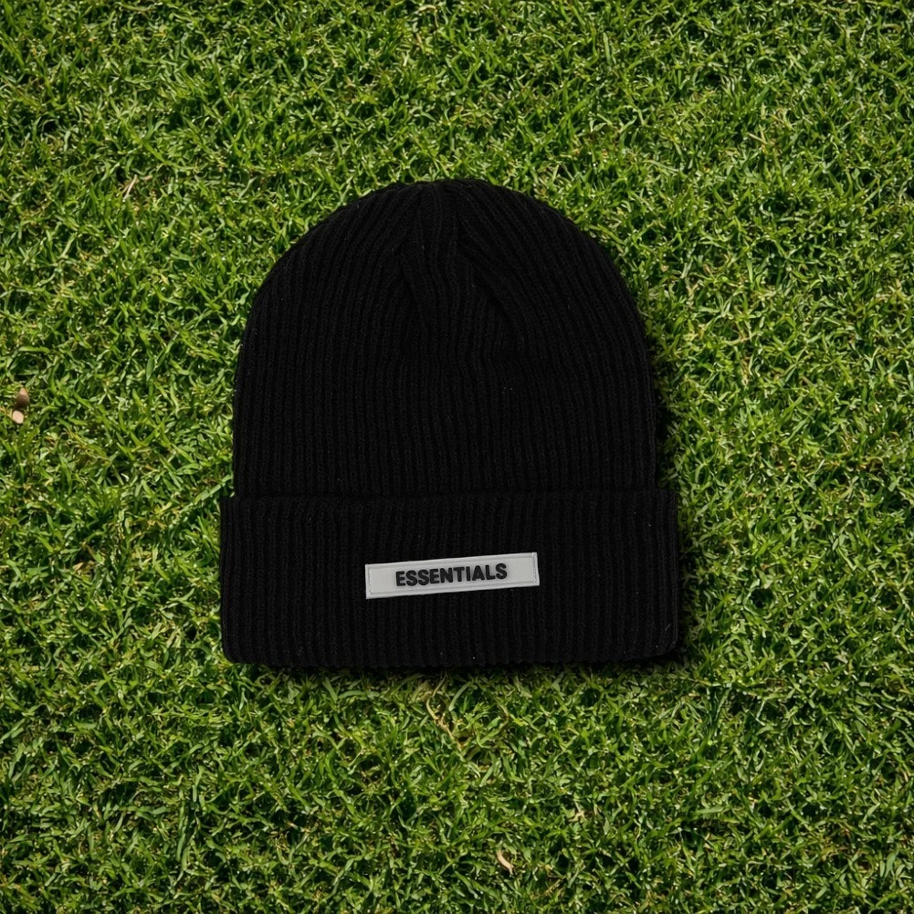 Fear of god Essentials Beanie - Black
Opens in a new window or tab
