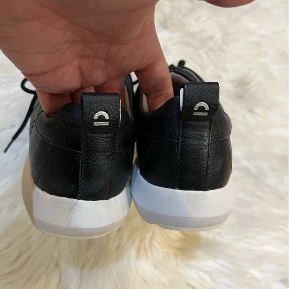 Tenis Earth Desire Flux de cuero perforado negro con cordones para mujer talla 6,5 M Foto 4 de 4