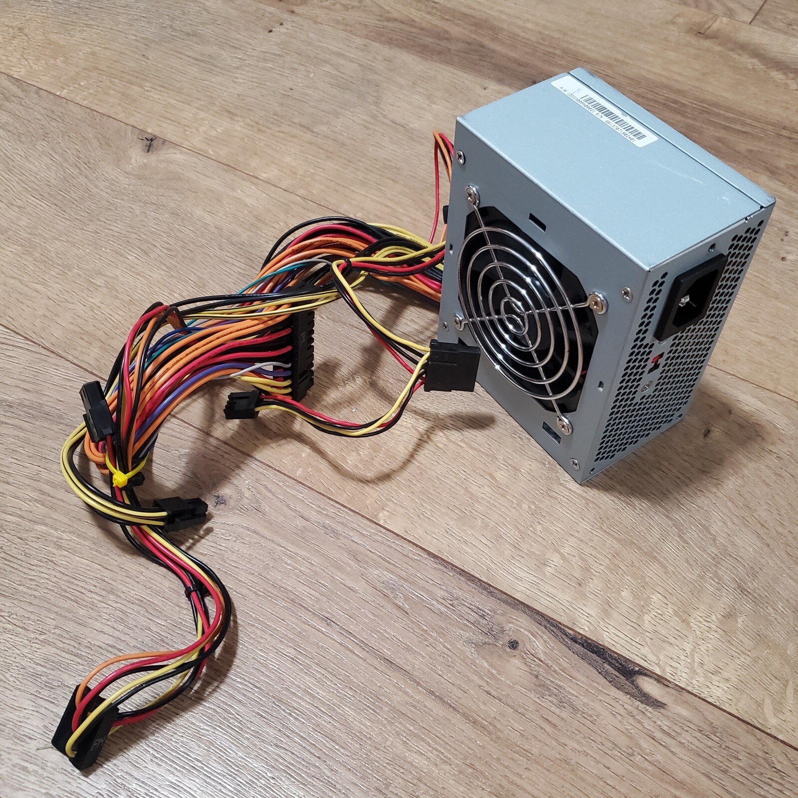 Power Man IP-P300BN1-0 T 300W Switching Power Supply (20+4)pin, 4pin 12V, SATA