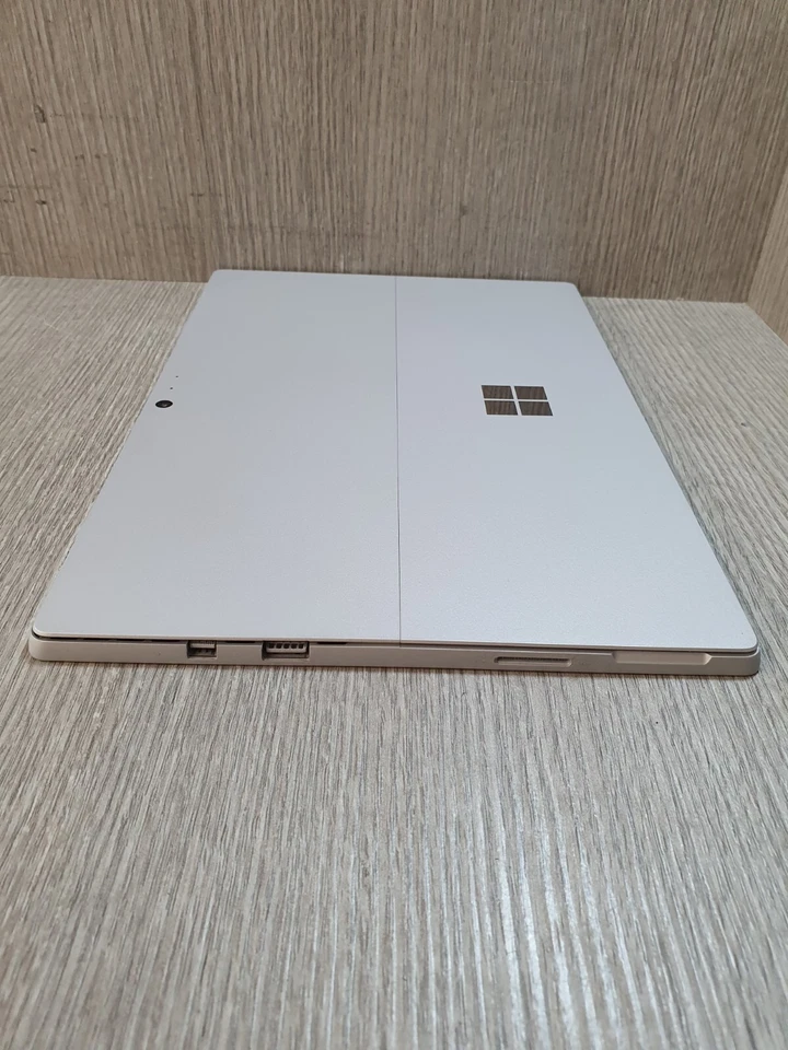 Microsoft Surface Pro (5th Gen) 12.3" i5-7300U 4GB RAM 128GB NVMe Grade B EC0702 - Image 3 of 4