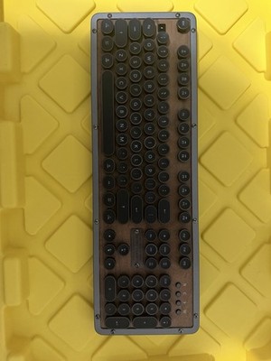 Azio Retro Classic Keyboard
