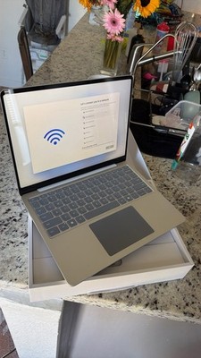 Microsoft Surface Laptop 13'' Platinum Snapdragon X Plus 16GB 256GB SSD W11