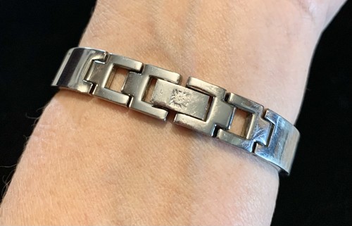 Vintage Anne Klein Silver Tone & Black AK 1083 Y121E Stainless Steel Wristwatch - Picture 6 of 8