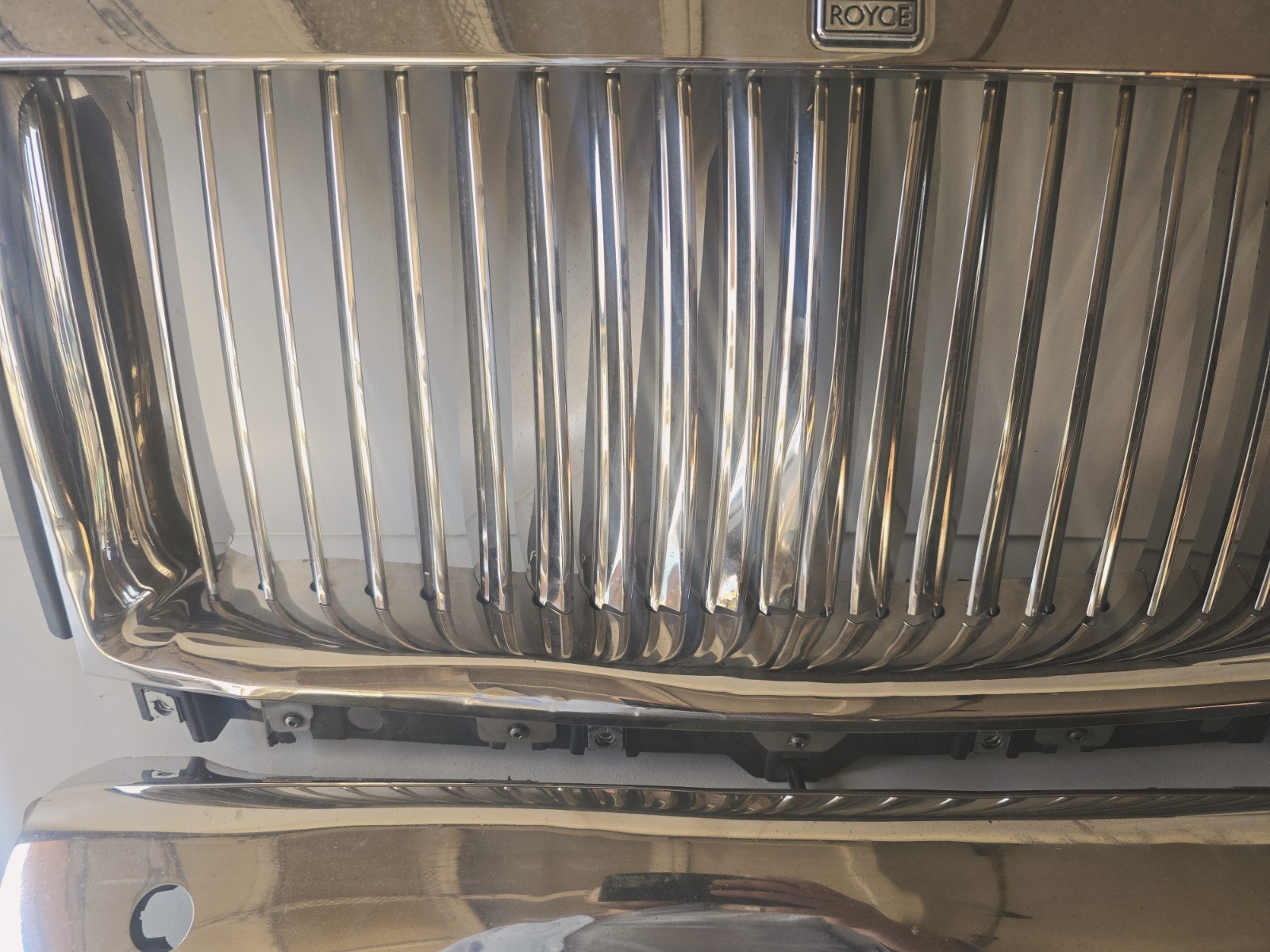 2010-2014 Rolls Royce Ghost Front Radiator Grille Chrome 51117198866 OEM