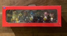 Brand NEW Nintendo Super Mario 6 Mini Figure Collector Set Wave 1  2011