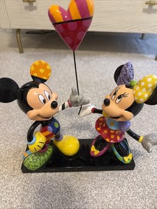 Disney Mickey & Minnie Figurine By Romero Britto A Heart Balloon Limited Edition