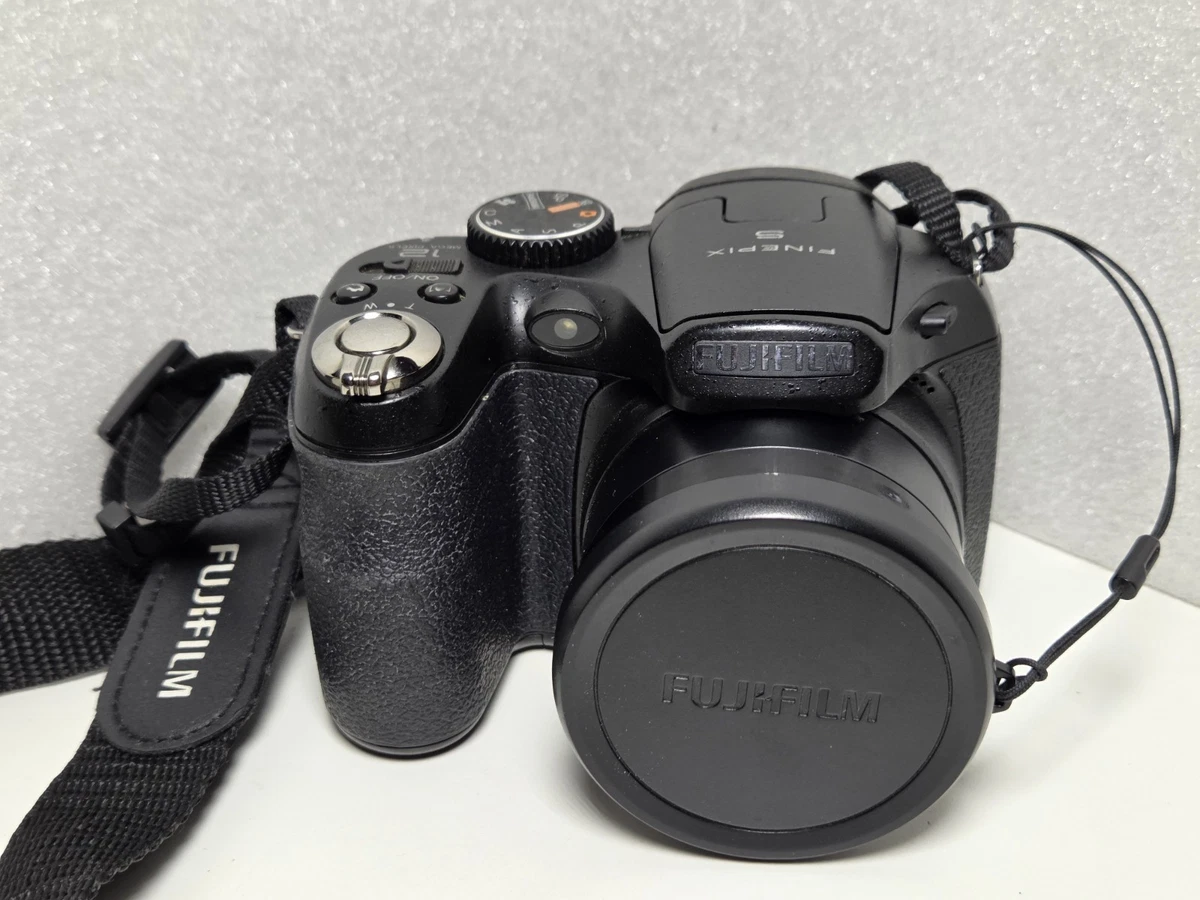 Fujifilm FinePix S Series 10-19.9x Digital Cameras 12-13.9 MP