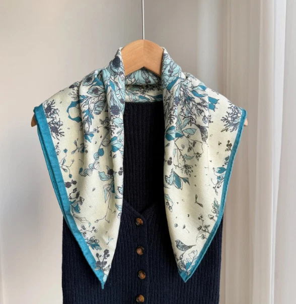 70% Cashmere 30% Silk Shawl Bandana Scarf 26'' Blue forest Print Neckerchief new