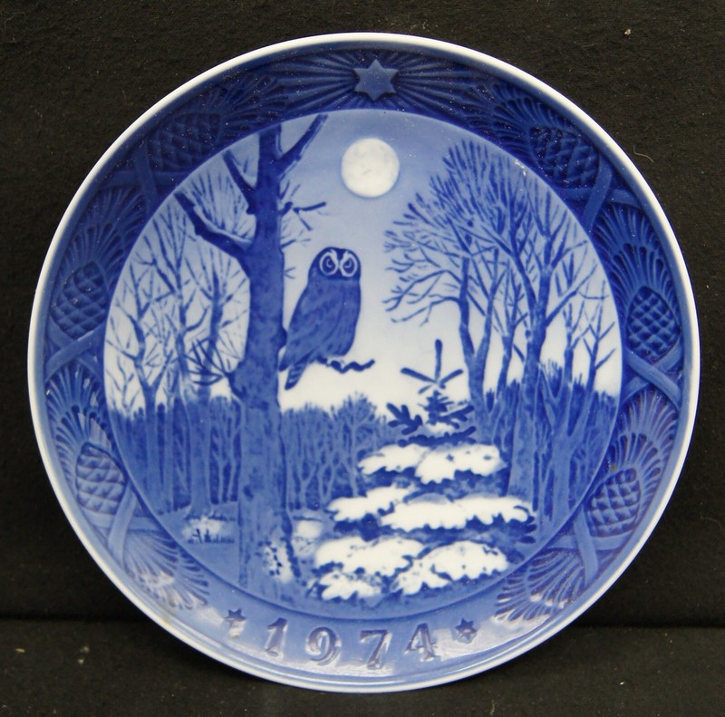 ROYAL COPENHAGEN 1974 Annual Christmas 7" Plate Winter Twilight DENMARK 