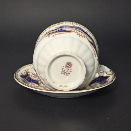 Vintage Paragon by appointment to her majesty The Queen gold and blue teacup set - Picture 5 of 8