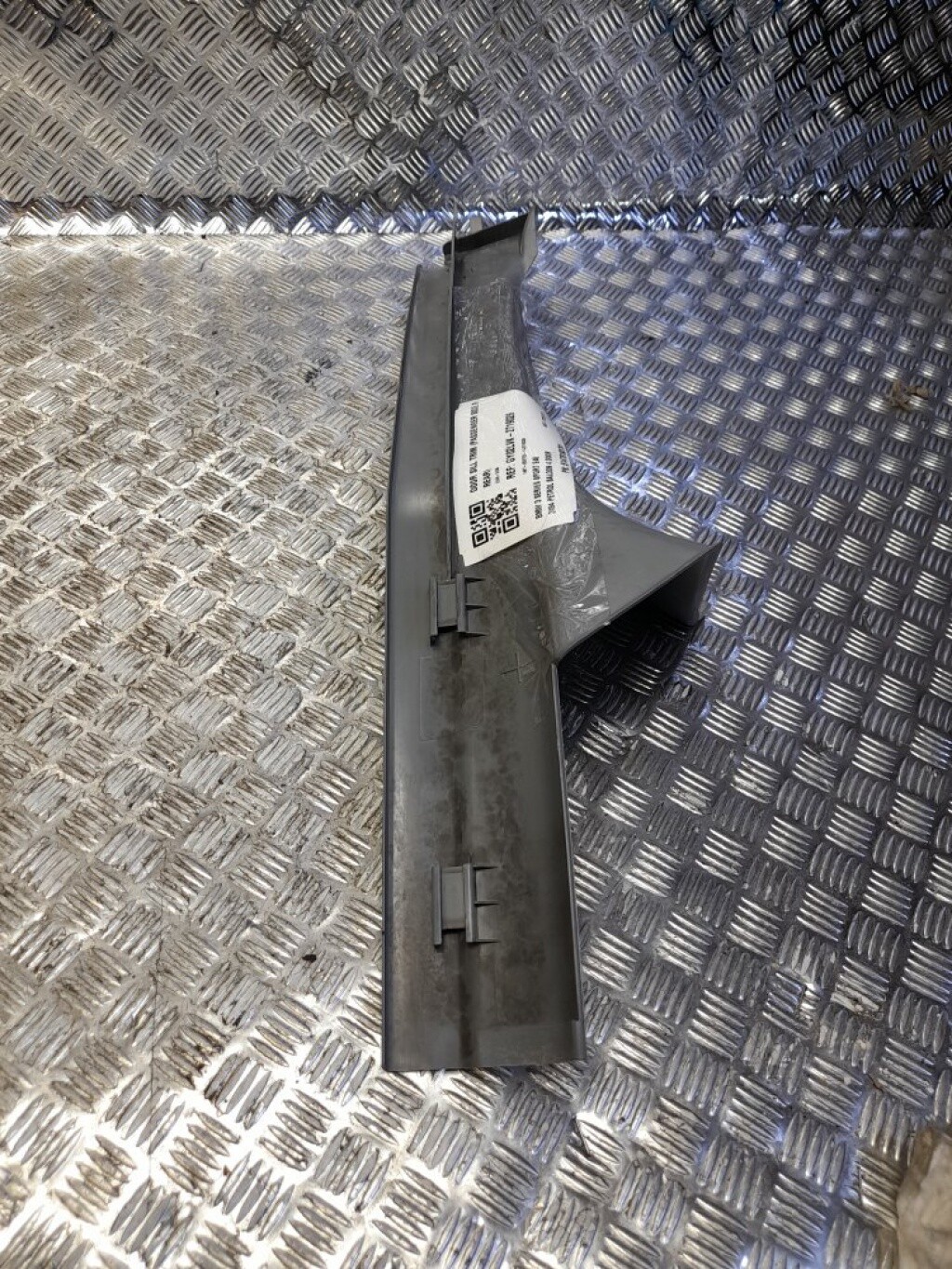 BMW E46 3 Series Inner Cill Trim Section NEARSIDE Rear Left Cream 
