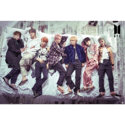 Poster BTS (K-Pop) - Group Bed - Quer  91,5x61cm NEU 15522 ge