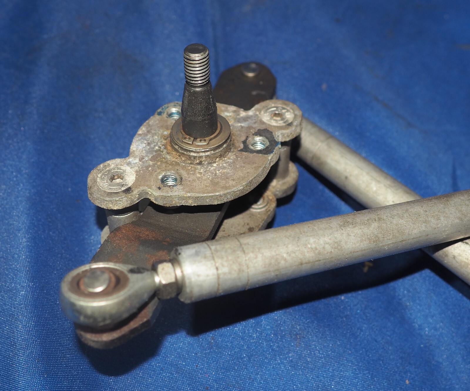 2010-2020 Aston Martin Rapide Front Windshield Wiper Motor Linkage Assembly OEM
