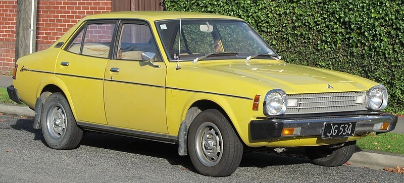 Mitsubishi Lancer Dodge Colt 1600 A77 Chrysler windscreen Windshield SEAL RUBBER - Image 3 of 4