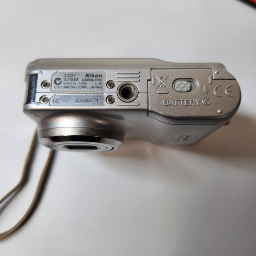 Nikon Coolpix L4 Compact Digital Camera Silver + AA Batteries & SD Card Tested + - Picture 5 of 10