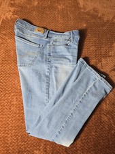 Signature Levi Strauss Gold Womens Curvy Straight Jeans Size 10 Light Wash Blue