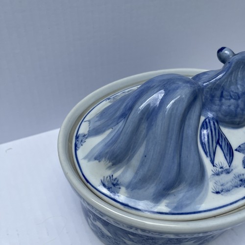Williams Sonoma Blues Stoneware Koi Fish Covered Casserole Tureen Dish 9" x 6" - Picture 9 of 21