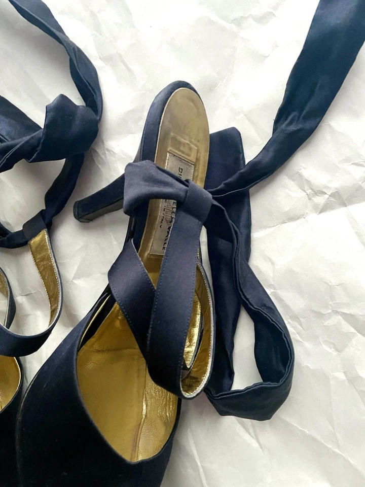 Tacones mules vintage envolventes de seda azul marino Italia Diego Della Valle 37,5 EE. UU. 7 Foto 4 de 4