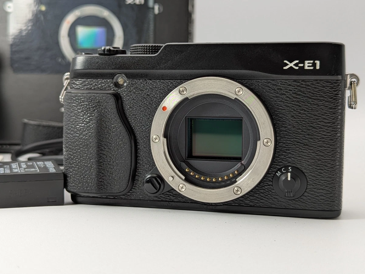完動だけど訳あり格安　fujifilm x-e1+18-55mmR LM OIS FUJIFILM X-E1 Digital Camera Kit with XF 18-55mm f/2.8-4