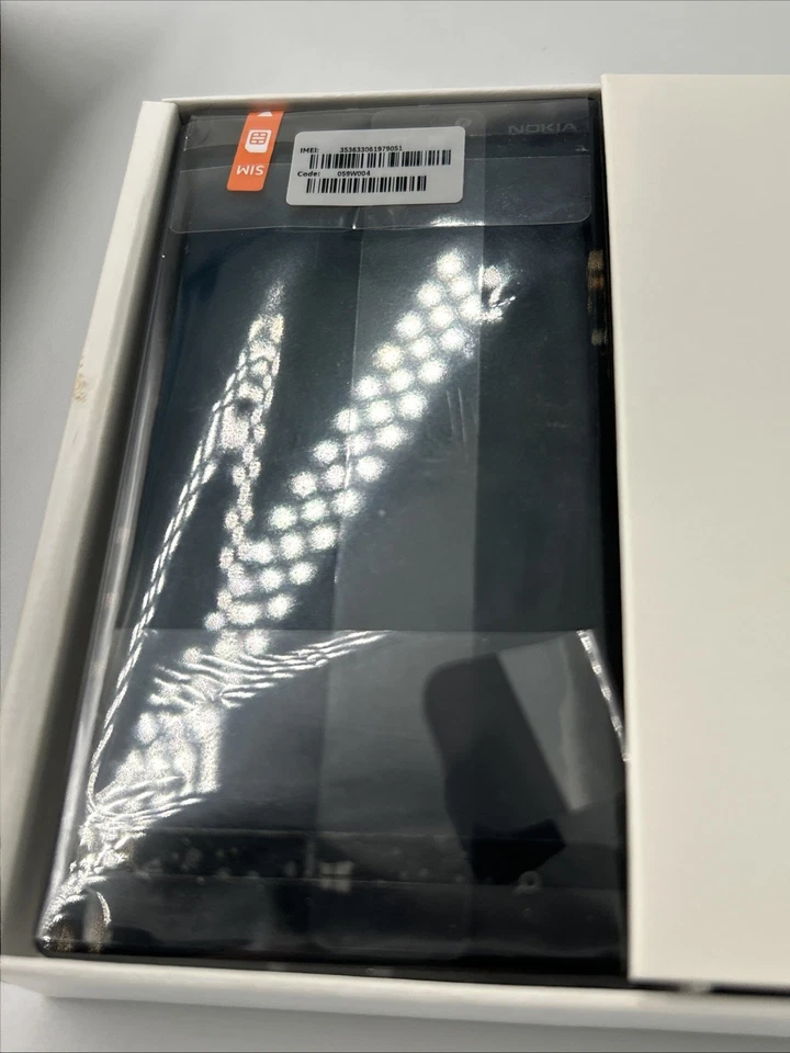 Nokia Lumia 930 Halo The Master Chief Limited Edition 32GB (Black) New Rare - Image 3 of 4