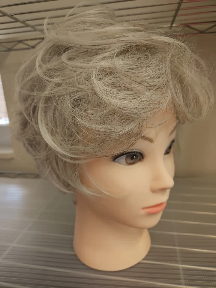 FANFARE Wig by RAQUEL WELCH *Color 56/60* Tru2Life, Mono Top + Lace Front NEW - Imagem 2 de 4