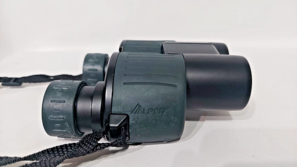 Alpen BAK4 Waterproof 10x25 Binoculars with Case 10 x 25 - Image 4 of 4