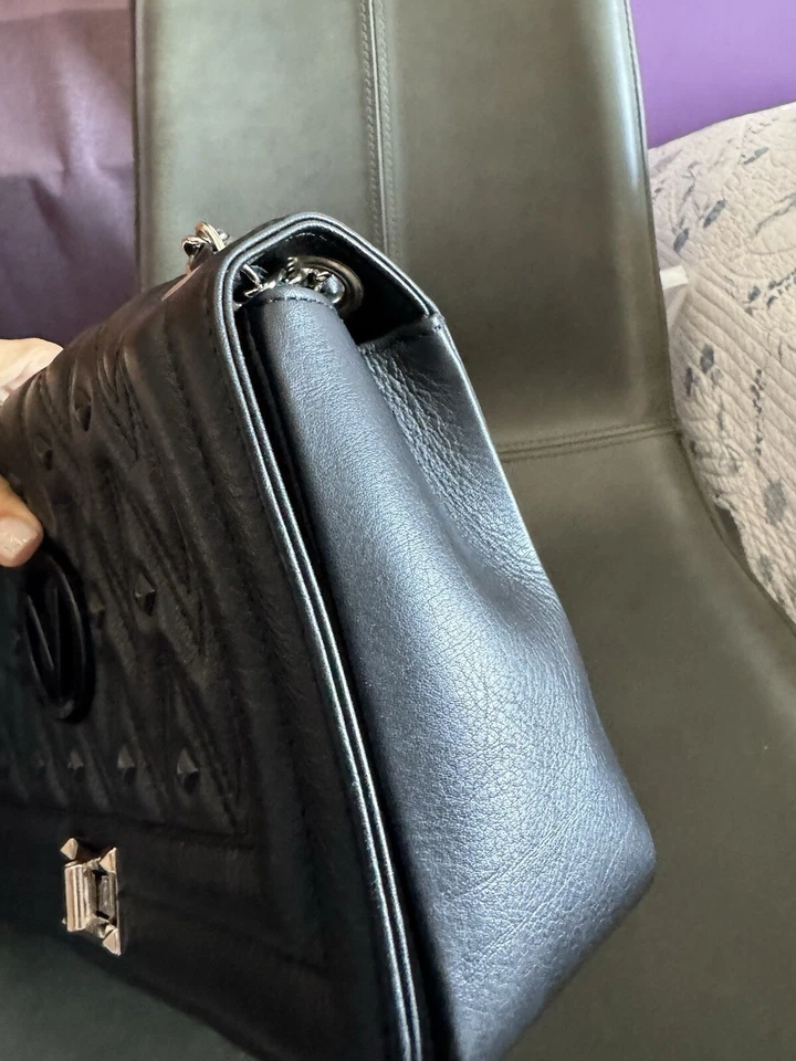 Valentino  Flap Bag Black Quilted Leather - Image 3 of 4