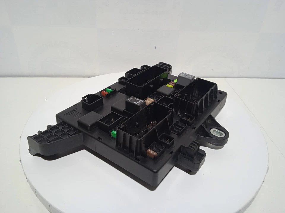 365927271 Caja Reles/Fusibles para OPEL ASTRA J BERLINA 5P Cosmo 2010 3163331 - Imagen 2 de 4