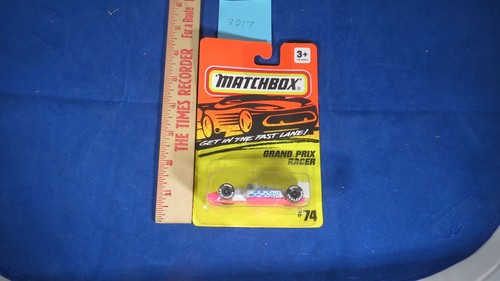 Matchbox Superfast 1993 Grand Prix Racer MB 74 Sealed On Card Free Shipping - Picture 3 of 3