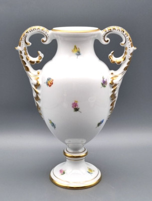 Herend Porzellan Vase Amphore Doppelhenkel, Streublumen Handmalerei, H 21,5 cm