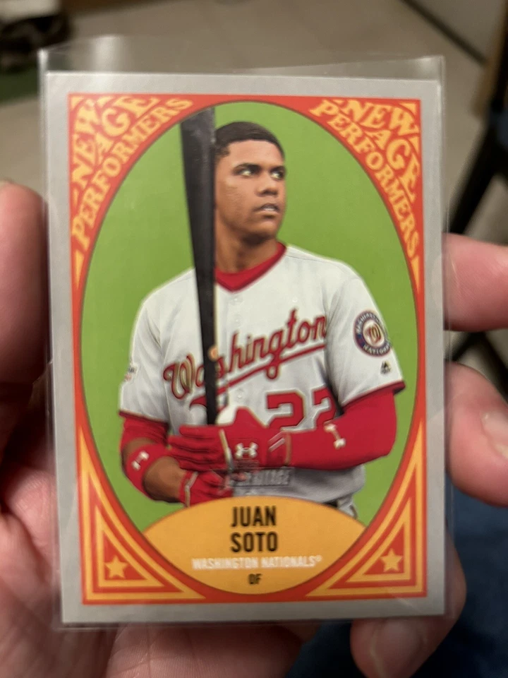 2019 Topps Heritage New Age Performers #NAP15 Juan Soto Nationals - Image 3 of 4