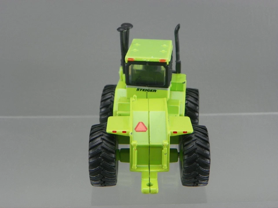 Ertl 2010 CNH Diecast 1:64 Green 1983 Case Steiger Cougar IV KM 280 Farm Tractor - Image 4 of 4