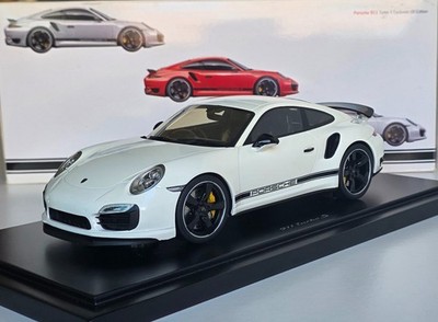 Porsche 911 (991) Turbo S Exclusive GB Edition weiß 1:18 GT Spirit WAX02100003