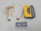 Vintage SONY WM-SXF16 Sports Mega Bass Walkman FM/AM - UNTESTED For PARTS REPAIR