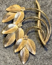 Vintage Winard 12k Gold Filled Tri Spiral 3 Leaves w/ Tiny Flowers Brooch Pin 