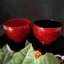 Echizen lacquerware, floral design, sandalwood lacquer, pair of miso soup bowls