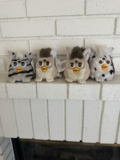 Furby 1999 Vintage Lot of Four Toy Plush Collectible Figures