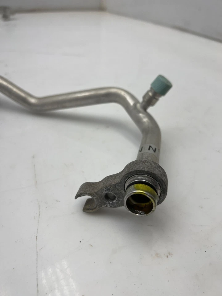 Manguera de succión de aire acondicionado Subaru Forester 2011 2012 2013 2,5 L OEM 73425FG070 Foto 3 de 4