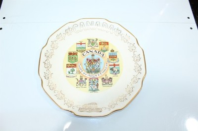 Vintage Porcelain Collector Plate Canada Coats Of Arms & Emblems 22K Guilding