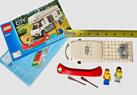 LEGO City 60057 Camper RV Van 2014 Retired Complete w/ Minifigs Manual