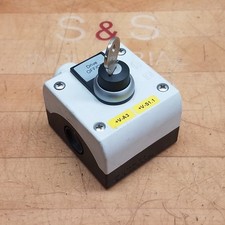 EATON M22-WRS/KC11/I Key-Operated Actuator Switch, 2 Positions - USED