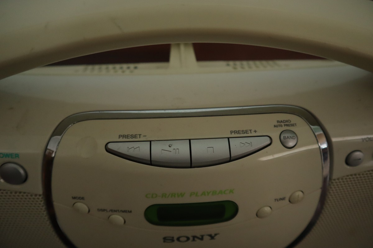 Sony Personal Audio System ZS-Y3 White Portable AM/FM Radio