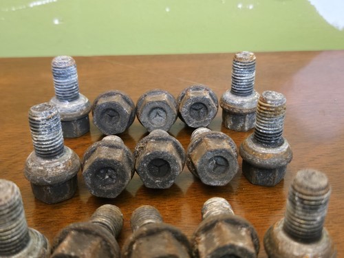 W123 MERCEDES 240D 20x RIM WHEEL LUG NUTS OEM SET - Picture 4 of 6