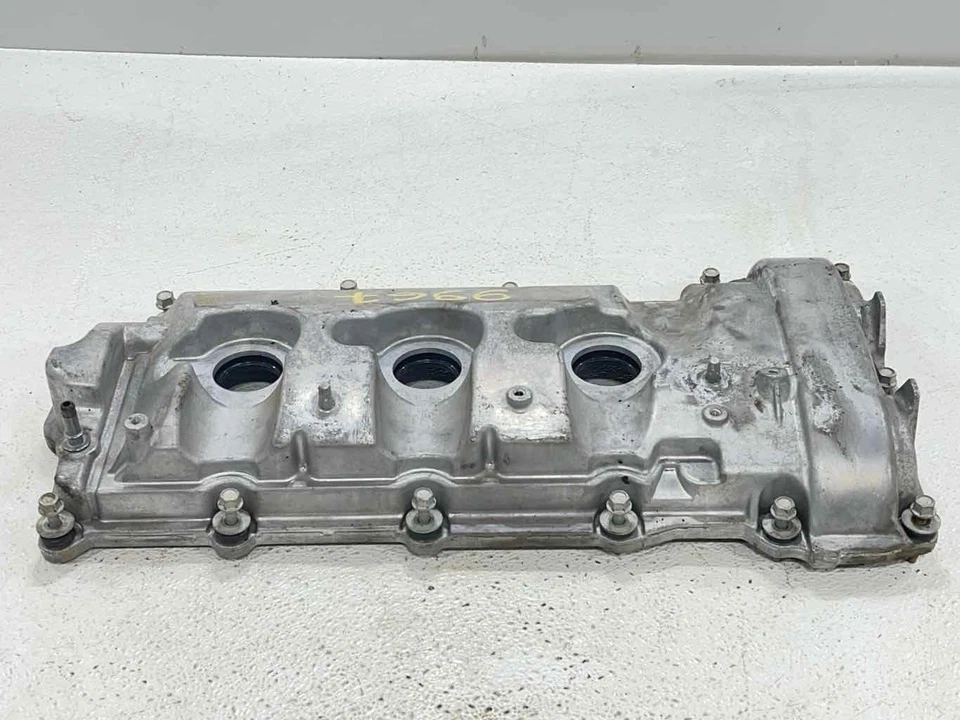 Fits 2013 - 2016 GMC ACADIA 3.6L RH Passenger Side Valve Cover 12617167 OEM - Image 4 of 4