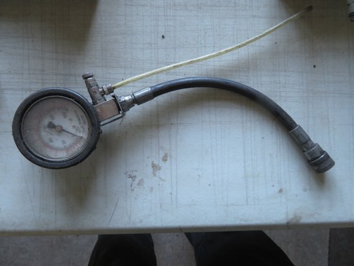CLASSIC CAR ENGINE FUEL PRESSURE TESTER - 第 1/2 張圖片