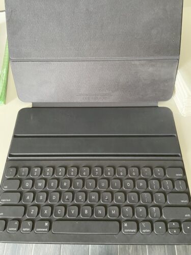 Clavier noir iPad modèle A2039 12,9 pouces diagonale 11 pouces côté X côté - Photo 1 sur 2