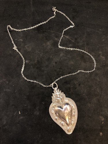 Collana cuore ex voto metallo bagno argento vintage passione pgr 7,5x 4,5 cm - Foto 12 di 12
